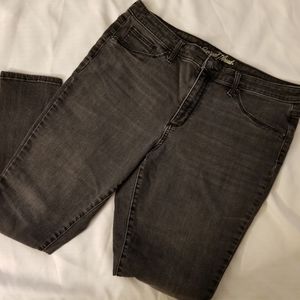 Universal Thread jeans 16